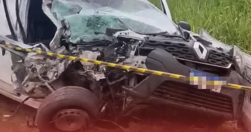Carro bate em poste e interrompe fornecimento de energia no bairro Colinas