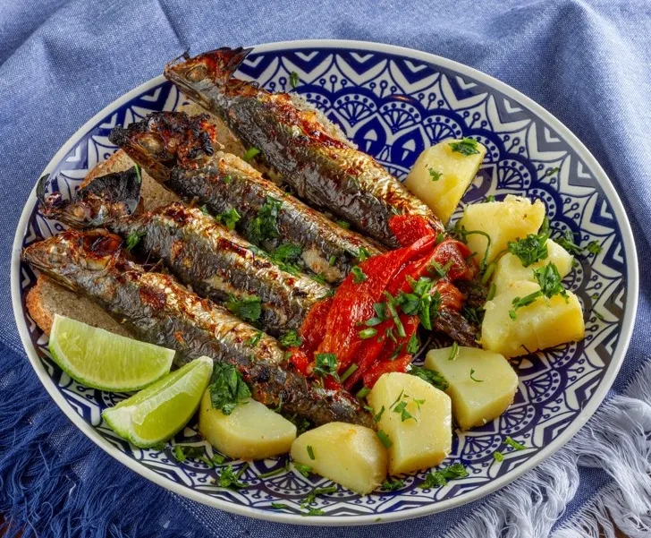 🐟 Festival da Sardinha da Vila Nova terá pratos a R$ 30 e shows no feriado em Cabo Frio