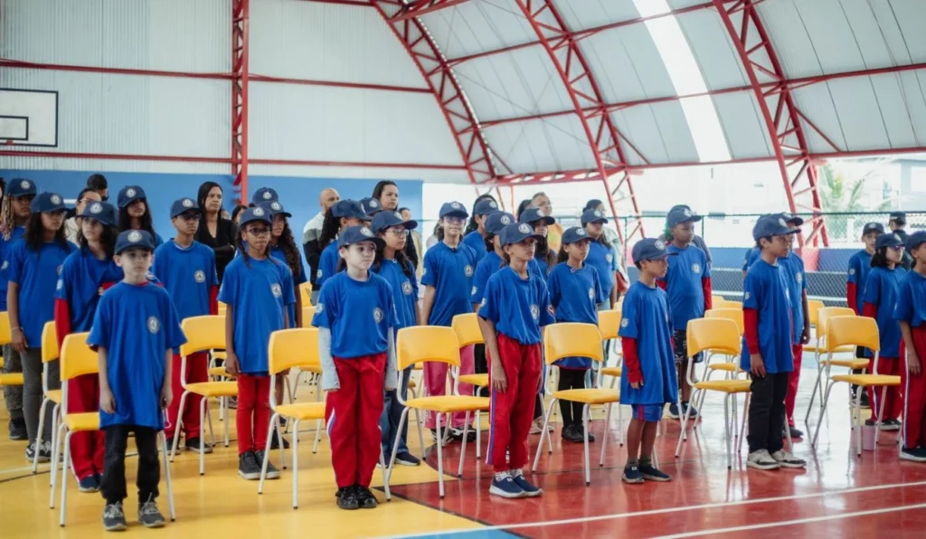 Projeto Guarda Mirim leva cidadania e disciplina às escolas de Maricá